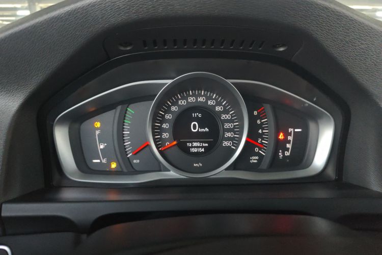 沃尔沃V60 2014款 T5 智逸版中控内饰14