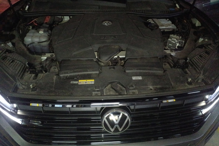 大众 途锐 2022款 3.0TSI 锐享版 曜黑运动套装局部细节24