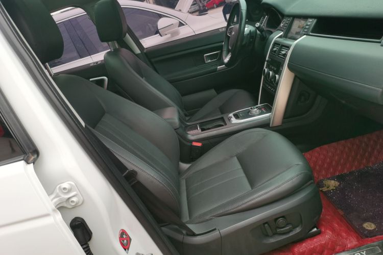 路虎 发现神行 2016款 2.0T SE局部细节41