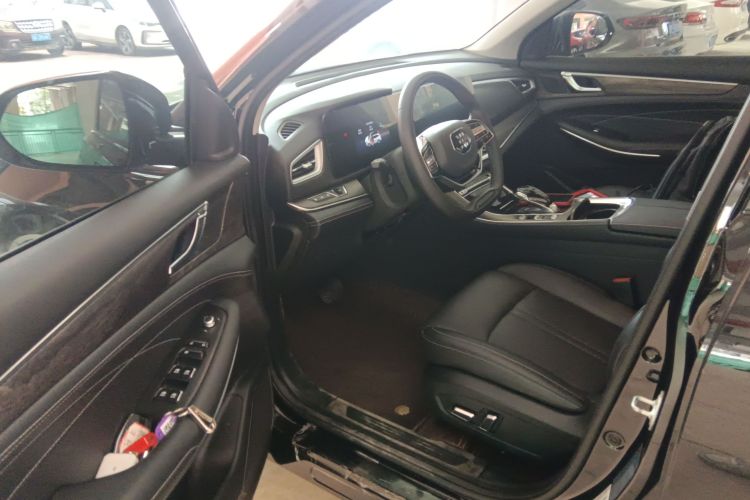 蓝电E5 2024款 荣耀版 100KM尊享型 7座中控内饰20