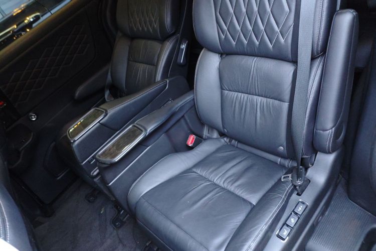 本田 艾力绅 2019款 2.0L 混动豪华版中控内饰7004