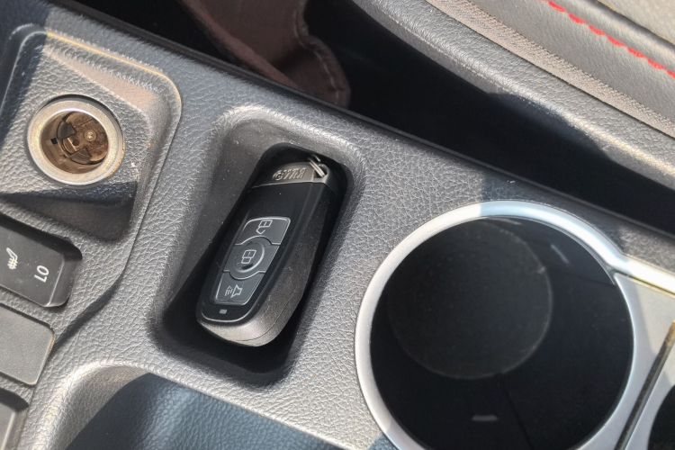 哈弗H6 2015款 改款 运动版 1.5T 手动四驱精英型中控内饰11