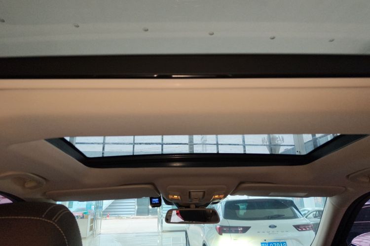 奔驰GLE 2018款 GLE 320 4MATIC 动感型臻藏版中控内饰22