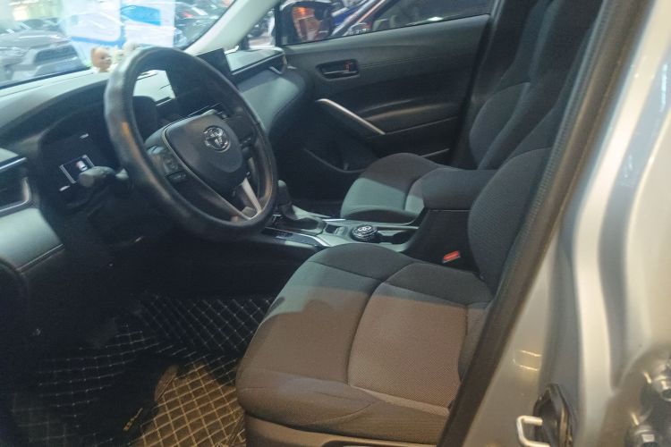 丰田 锋兰达 2023款 2.0L CVT精英版中控内饰19