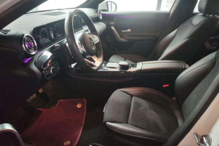 奔驰A级 2021款 A 200 L 运动轿车时尚型局部细节19