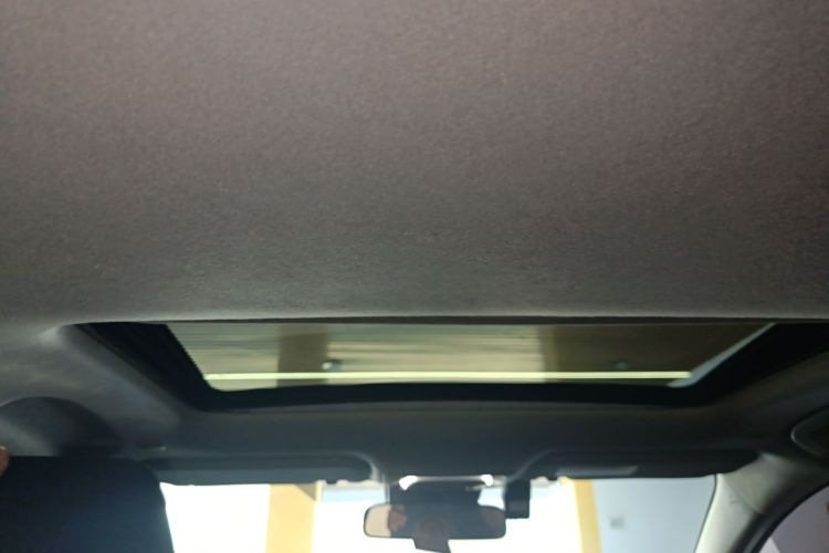 丰田 卡罗拉 2023款 1.8L 智能电混双擎 精英版局部细节22