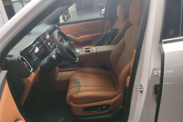 鸿蒙智行 问界M8 2025款 纯电 Max+ 六座四驱版中控内饰19