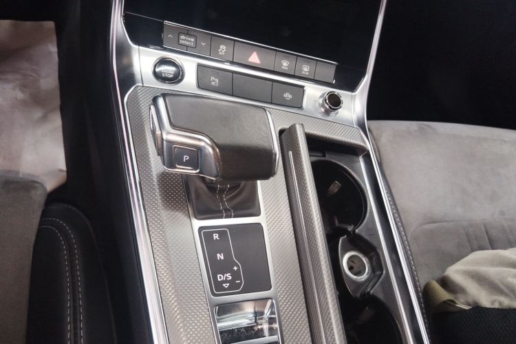 奥迪A6L 2022款 40 TFSI 豪华动感型局部细节18