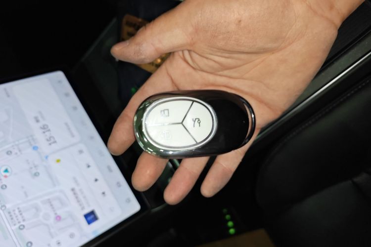 蔚来ET5 2022款 75kWh中控内饰7001