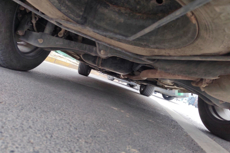 三菱 欧蓝德 2018款 2.0L 两驱荣耀版 5座局部细节9008