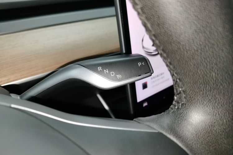 特斯拉 Model 3 2020款 改款 标准续航后驱升级版局部细节18