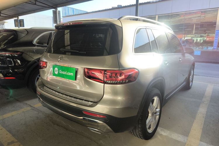 奔驰GLB 2020款 GLB 200 动感型车身外观7