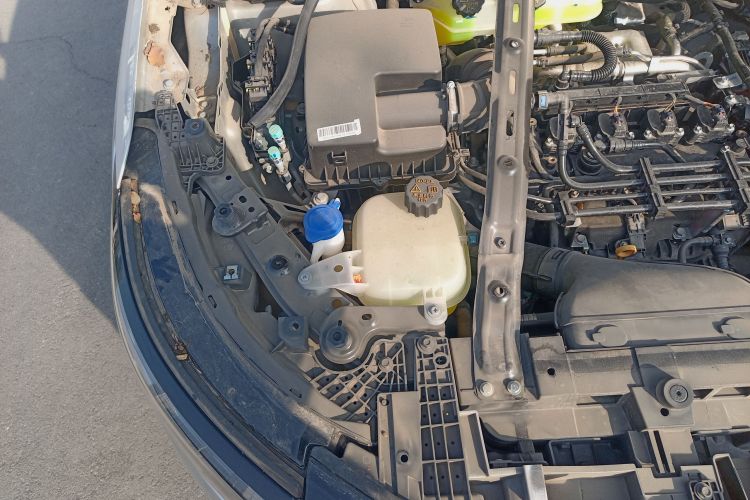 鸿蒙智行 问界M7 2024款 1.5T 后驱Plus版 5座机舱底盘25