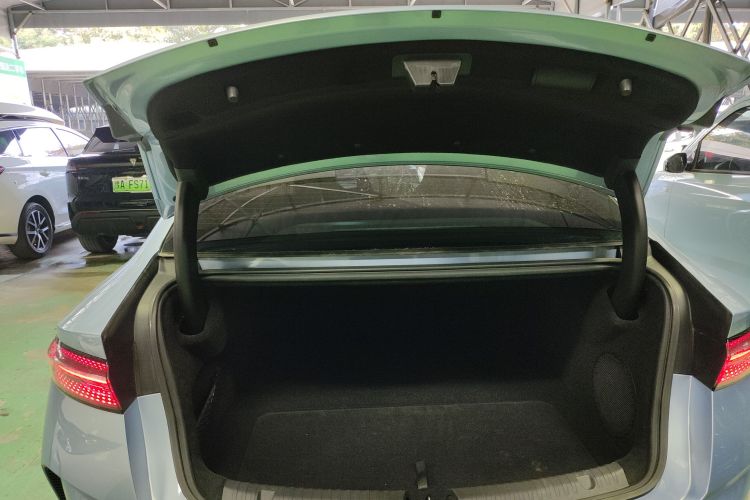 比亚迪 海豹 2022款 550km 标准续航后驱版尊贵型机舱底盘23