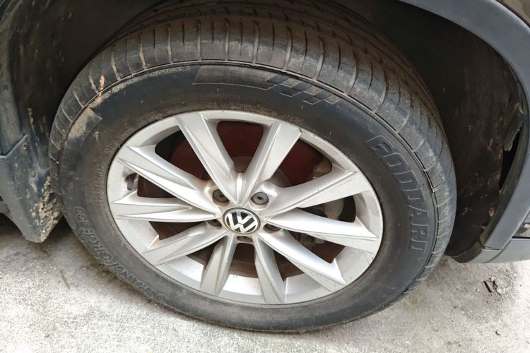 大众 途观 2015款 1.8TSI 自动两驱舒适版车身外观6007