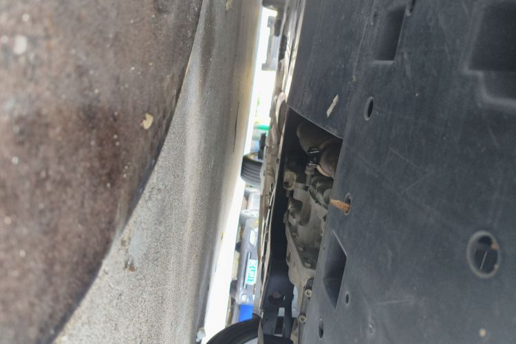 标致408 2015款 1.2T 自动豪华版局部细节9008