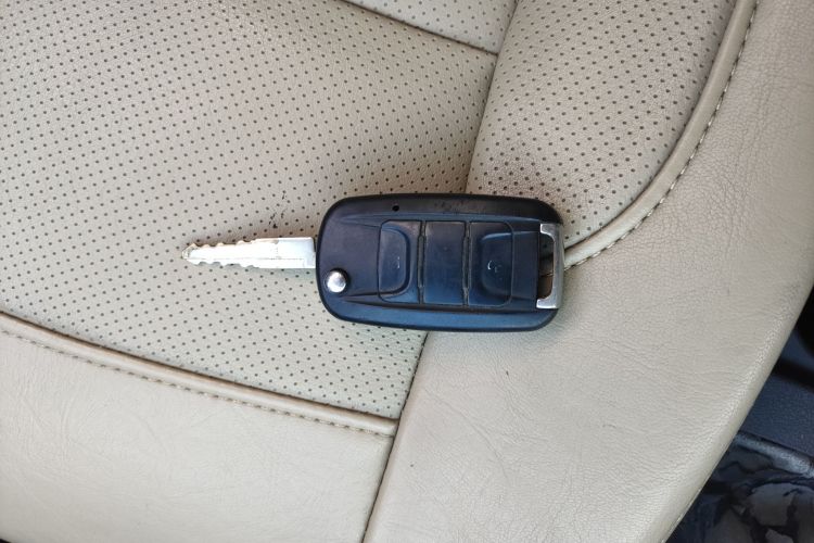 五菱汽车 五菱宏光 2014款 1.5L S标准型中控内饰11