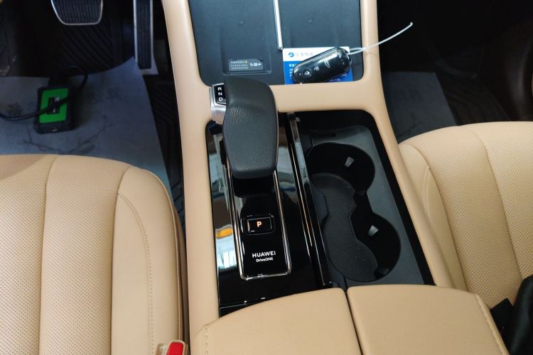 鸿蒙智行 问界M7 2024款 1.5T 智驾四驱Pro版 6座中控内饰18