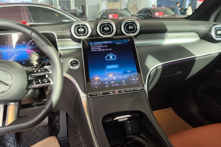 奔驰GLC 2024款 GLC 260 L 4MATIC 豪华型 5座中控内饰16