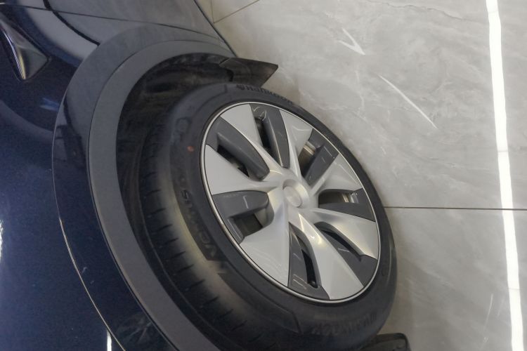 特斯拉 Model Y 2022款 后轮驱动版车身外观6007