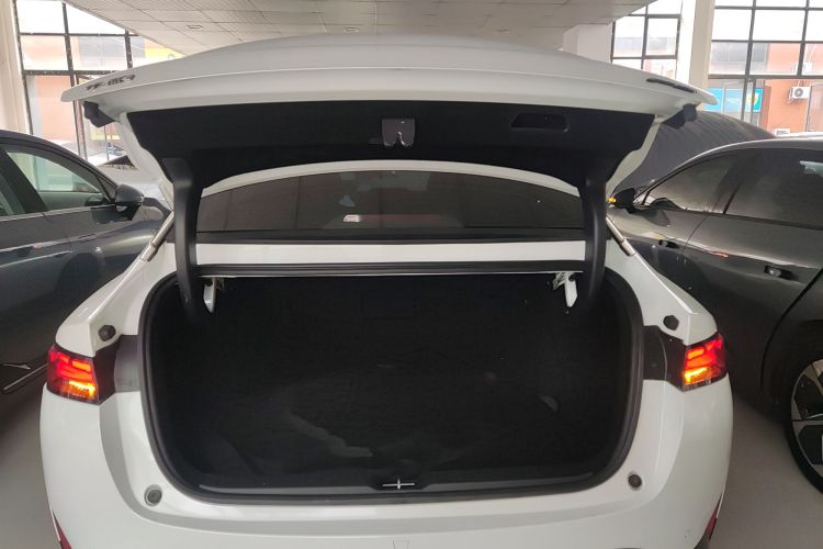 小鹏P5 2021款 550E机舱底盘23