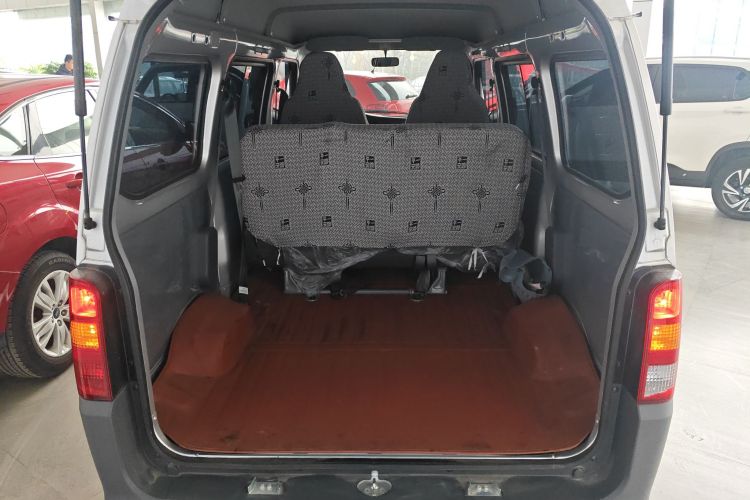 五菱汽车 五菱之光 2023款 1.5L 实用型 5/7座局部细节23