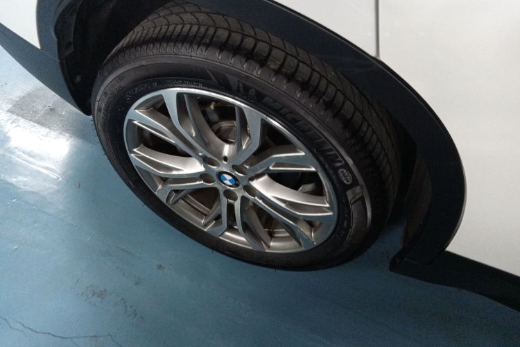 宝马X1 2018款 sDrive20Li 领先型车身外观6008