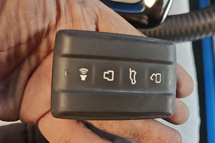 超境汽车 共创坦克300 2023款 2.0T 赛博骑士中控内饰11