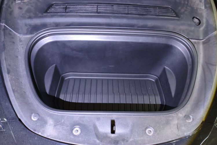 特斯拉 Model Y 2021款 标准续航后驱版局部细节24