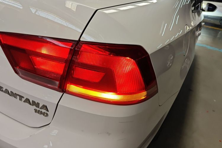 大众 桑塔纳 2015款 1.6L 手动风尚版车身外观6006