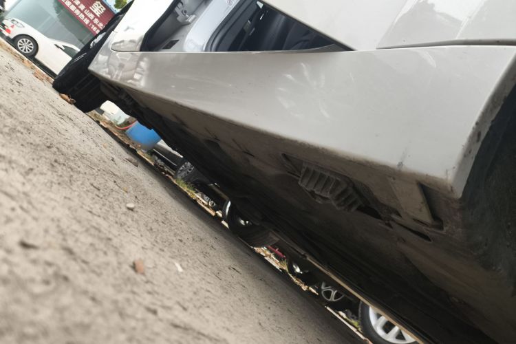 宝马1系 2020款 120i 时尚型局部细节9001