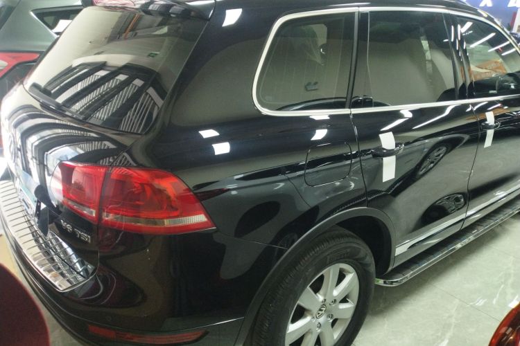 大众 途锐 2011款 3.0TSI 标配型车身外观7