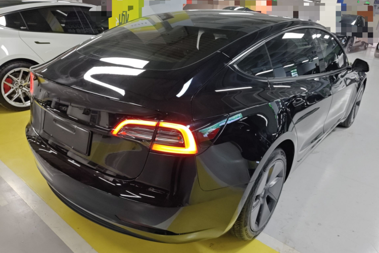 特斯拉 Model 3 2021款 标准续航后驱升级版 3D6车身外观7
