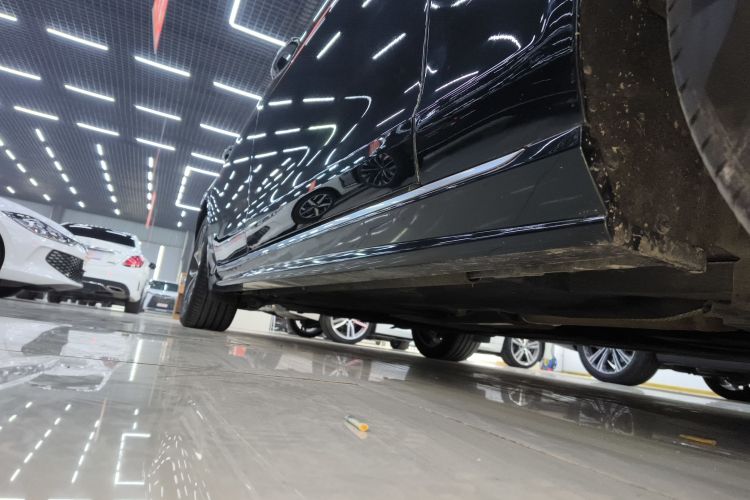 捷豹XFL 2023款 XFL 2.0T P250 两驱精英运动版局部细节9001