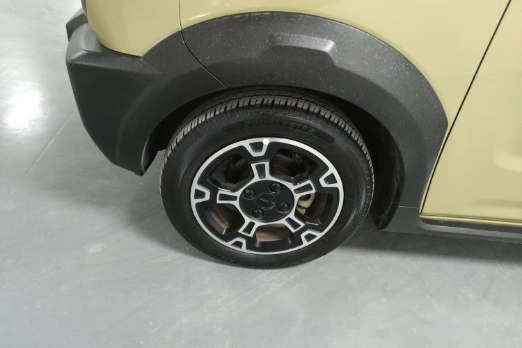 吉利银河 2024款 200km 熊猫骑士车身外观6007