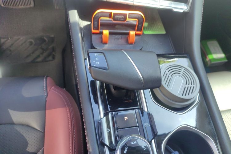 长安 逸动 2022款 PLUS 蓝鲸NE 1.4T GDI DCT尊贵版中控内饰18