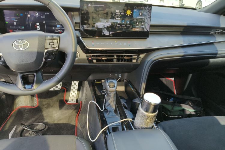 丰田 凯美瑞 2024款 双擎 2.0HXS 运动Plus版中控内饰16