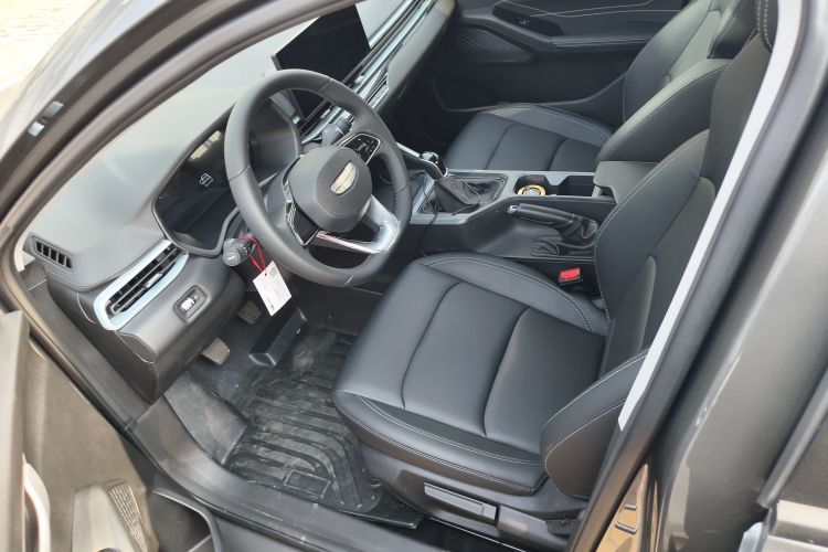 吉利汽车 帝豪 2025款 第4代 1.5L 手动龙腾版中控内饰19