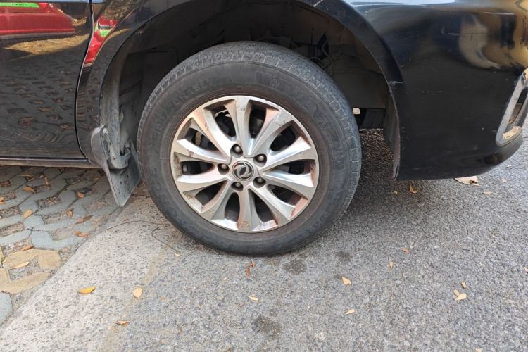 东风风行 菱智 2018款 M5L 1.6L 7座豪华型车身外观10