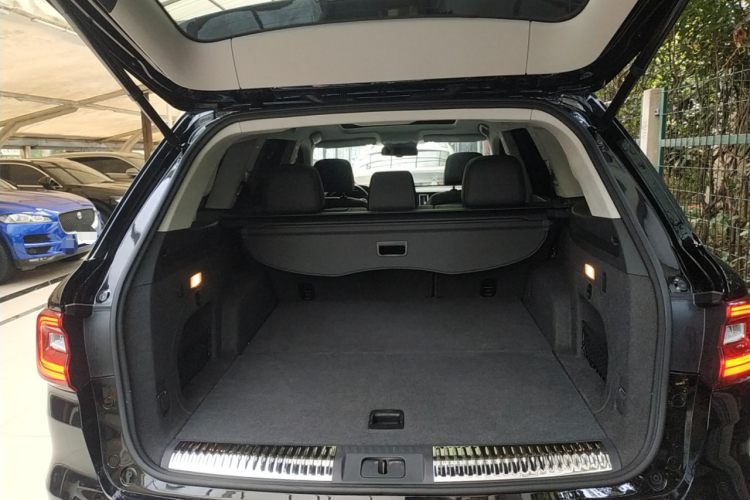 红旗HS7 2022款 2.0T DCT两驱智联旗畅版 五座局部细节23