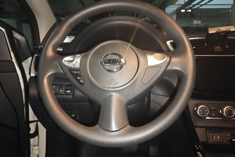 日产 轩逸 2024款 经典 1.6XL CVT豪华版中控内饰13