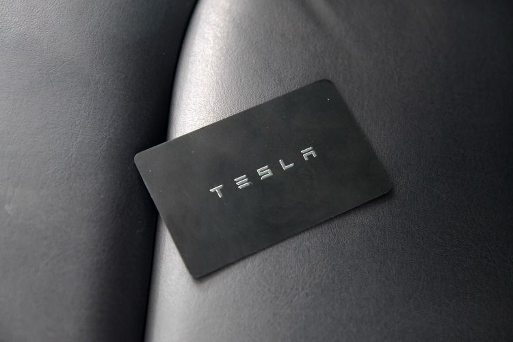 特斯拉 Model 3 2023款 后轮驱动版中控内饰7001