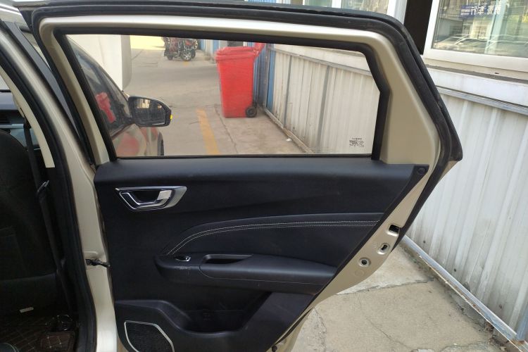 吉利汽车 远景X3 2017款 1.5L 自动尊贵型中控内饰45