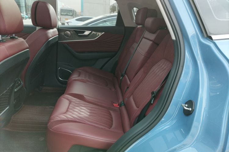 红旗HS5 2023款 2.0T 四驱旗领Pro版中控内饰21