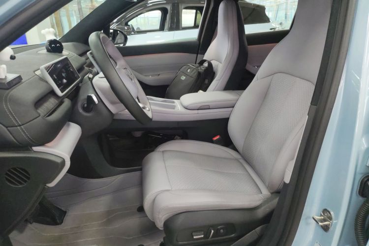 蔚来EC6 2023款 75kWh中控内饰19