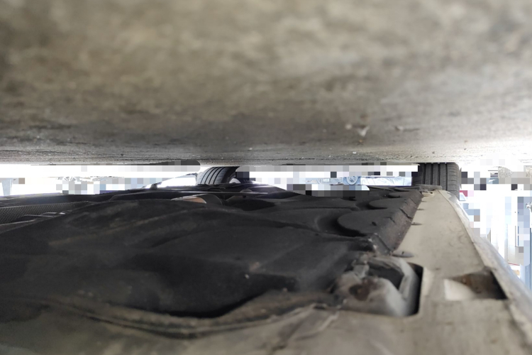 奔驰E级 2015款 E 260 L 运动豪华型局部细节9001