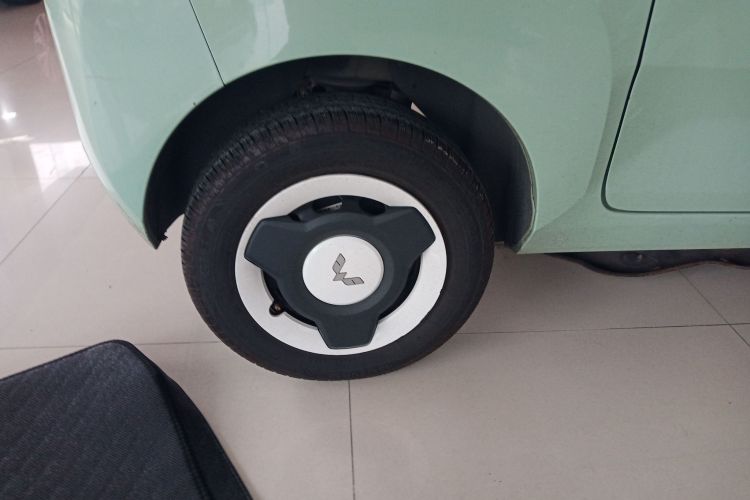 五菱汽车 宏光MINIEV 2021款 马卡龙臻享款 磷酸铁锂车身外观6008