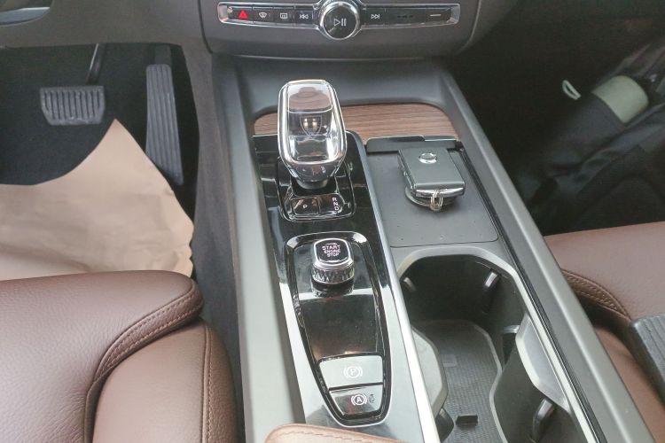 沃尔沃XC60 2023款 B5 四驱智远豪华版中控内饰18