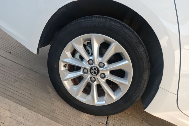 丰田 卡罗拉 2021款 双擎 1.8L E-CVT精英版车身外观6008