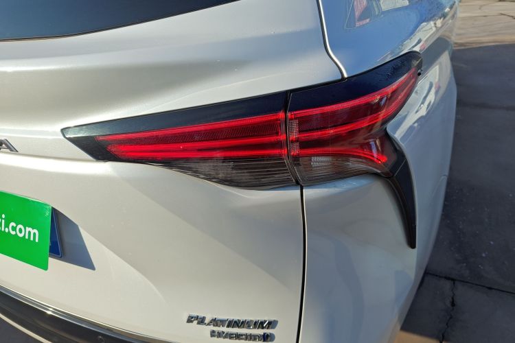 丰田 赛那SIENNA 2021款 2.5L混动 铂金版车身外观9